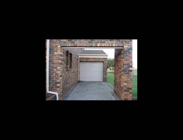 3 BEDROOM TOWNHOUSE FOR SALE IN VAALPARK
